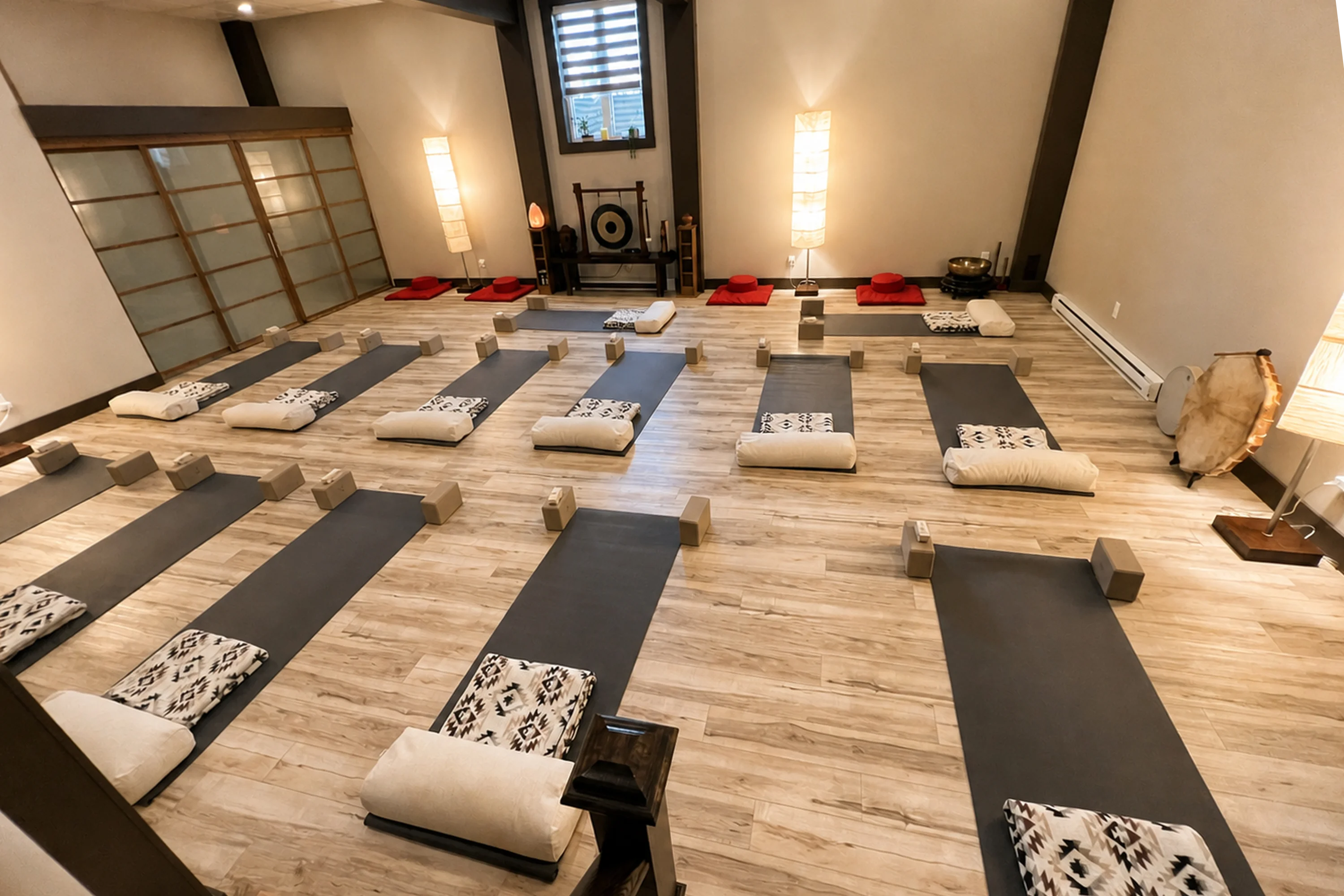 Salle polyvalente aménagée pour un atelier